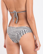 Laden Sie das Bild in den Galerie-Viewer, Image 05: Rio De Sol Unterteil Bottom Collage Mel
