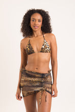 Laden Sie das Bild in den Galerie-Viewer, Model Front: Rio De Sol Strandrock Leo Skirt-Rushed
