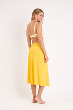 Laden Sie das Bild in den Galerie-Viewer, Model Back: Rio De Sol Strandrock Bio-Luz-Solar Long Skirt Knot
