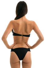Laden Sie das Bild in den Galerie-Viewer, Model Back: Rio De Sol Unterteil Bottom Kiwanda Preto Bandeau
