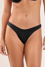 Laden Sie das Bild in den Galerie-Viewer, Gallery: Wednesday In Hawaii By Rio De Sol Unterteil Bottom Lava Kai
