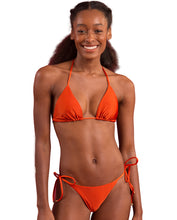 Laden Sie das Bild in den Galerie-Viewer, Gallery: Rio De Sol Set Set Shimmer-Paprica Tri-Inv Cheeky-Tie
