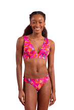 Laden Sie das Bild in den Galerie-Viewer, Model Front: Rio De Sol Set Set Flavors Halter-Marina Essential-Cos
