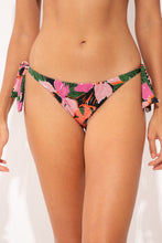 Laden Sie das Bild in den Galerie-Viewer, Bottom Jolie Italy
