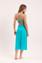 Laden Sie das Bild in den Galerie-Viewer, Model Back: Rio De Sol Strandrock Amb-Nannai Long Skirt Knot
