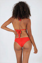 Laden Sie das Bild in den Galerie-Viewer, Model Back: Rio De Sol Unterteil Bottom Rouge Mel
