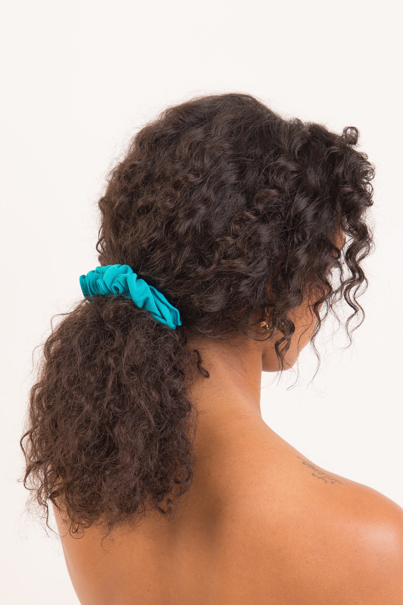 Model Front: Rio De Sol Haar-Accessoires Malibu-Atol Scrunchie