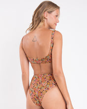 Laden Sie das Bild in den Galerie-Viewer, Image 05: Rio De Sol Set Set Bouquet Bliss Hotpants
