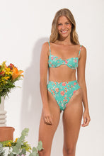 Laden Sie das Bild in den Galerie-Viewer, Model Front: Rio De Sol Oberteil Top Botanic Balconet
