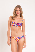 Laden Sie das Bild in den Galerie-Viewer, Model Front: Rio De Sol Oberteil Top Funny Balconet-Tie
