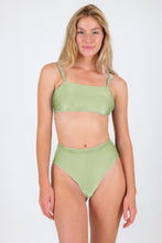 Laden Sie das Bild in den Galerie-Viewer, Model Front: Rio De Sol Oberteil Top Oliva Bandeau-Reto
