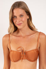 Laden Sie das Bild in den Galerie-Viewer, Gallery: Rio De Sol Oberteil Top Shimmer-Nocciola Balconet-Tie
