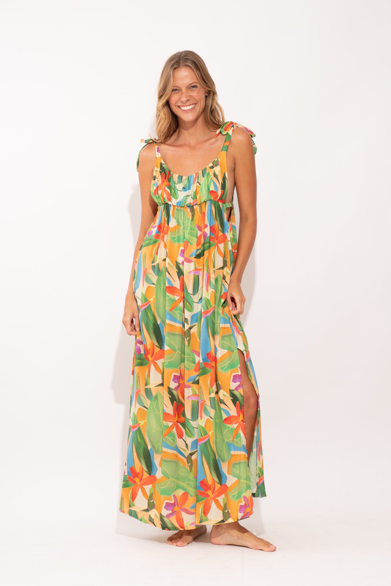 Model Front: Rio De Sol Strandkleid Tropical Long Dress Chiara