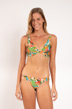 Laden Sie das Bild in den Galerie-Viewer, Top Tropical Chantal
