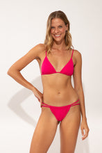 Laden Sie das Bild in den Galerie-Viewer, Model Front: Wednesday In Hawaii By Rio De Sol Set Set Guava Ana Isla
