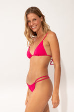 Laden Sie das Bild in den Galerie-Viewer, Image 03: Wednesday In Hawaii By Rio De Sol Set Set Guava Ana Isla
