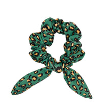 Laden Sie das Bild in den Galerie-Viewer, Roar-Green Scrunchie
